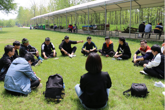 葫蘆娃集團(tuán)業(yè)務(wù)事業(yè)群Q1季度績優(yōu)游——為夢想釋放狂野353.png
